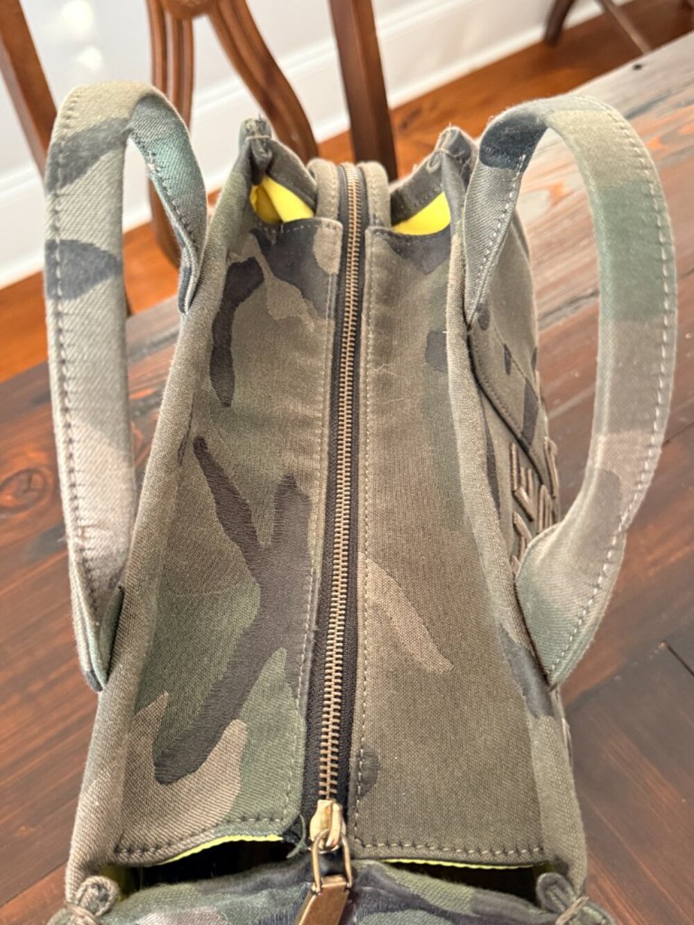 RARE! Marc Jacobs Camo Medium Tote Bag | Loved & Used | Strap + Dust Bag! - Picture 3 of 7